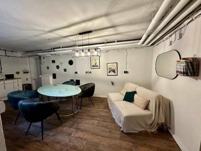 Tinyhaus & Souterrain Apartment In Ortenberg Ortenberg  Exteriör bild